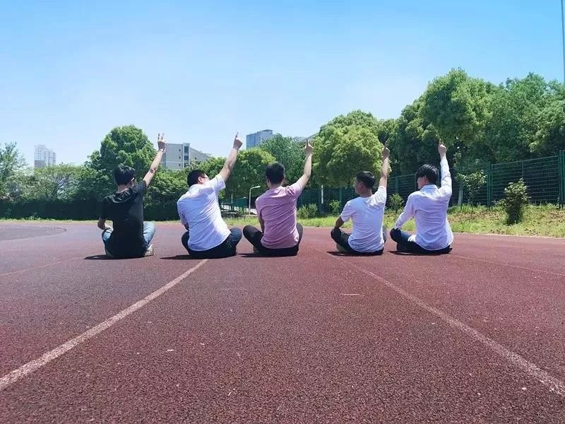中考過后不用慌，選對(duì)學(xué)校贏未來
